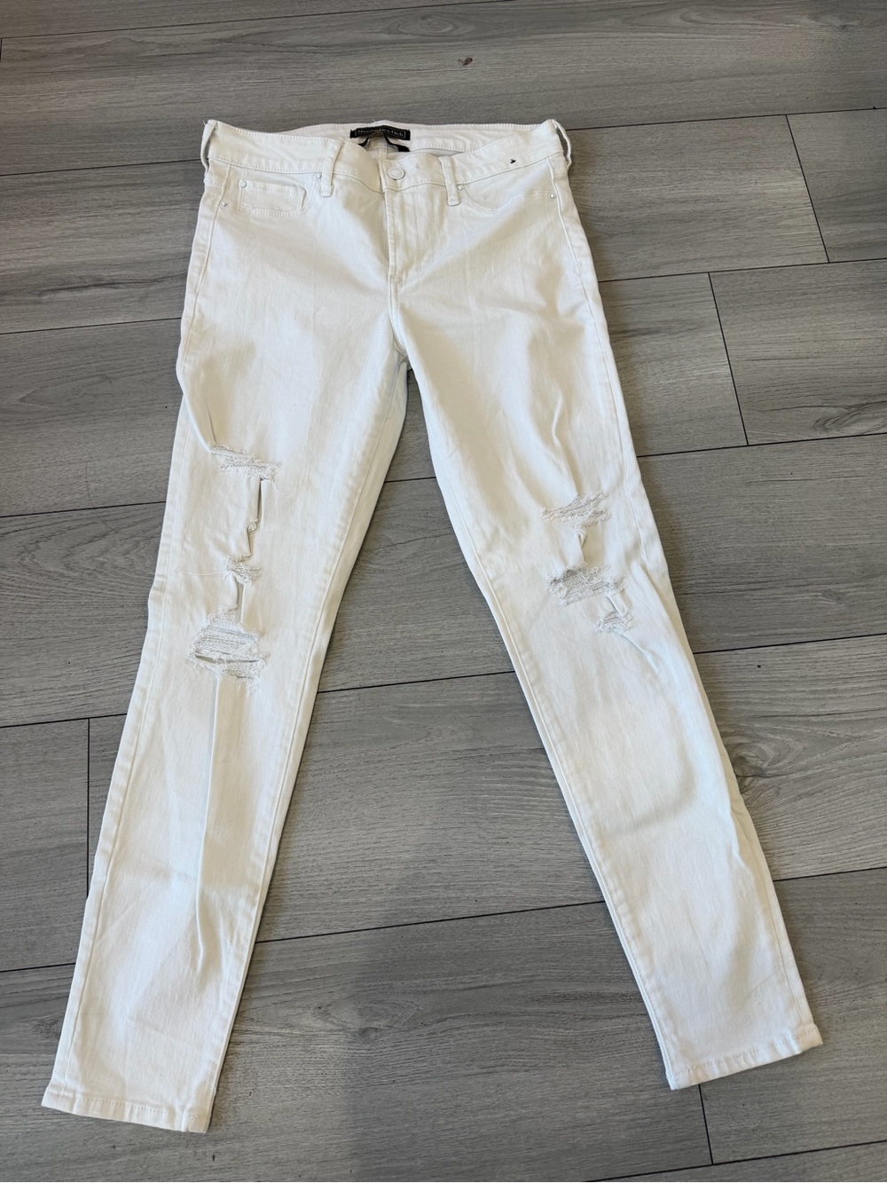 Abercrombie & Fitch White Skinny Distressed Jeans